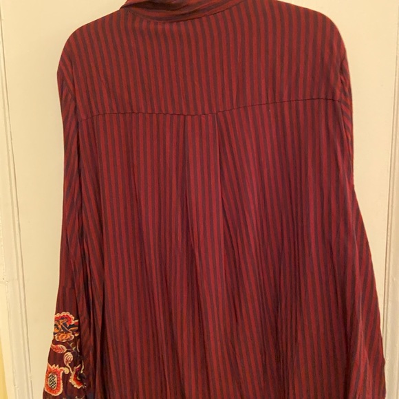 Button down blouse - Picture 3 of 4